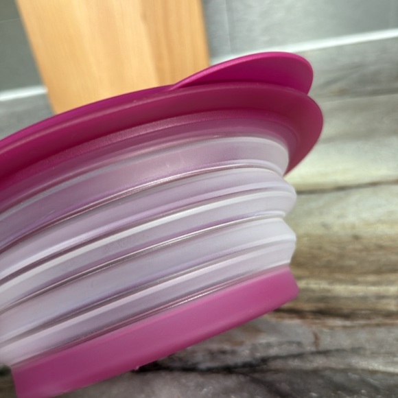 🍁Tupperware Flat Out Container - Picture 5 of 7